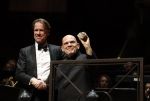Amsterdam 18 april 2023
Jaap v Zweden krijgt de concertgebouwprijs 2023 in het concertgebouw uit handen van directeur Simon Reinink .