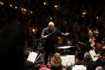 Amsterdam 18 april 2023
Jaap v Zweden krijgt de concertgebouwprijs 2023 in het concertgebouw uit handen van directeur Simon Reinink .