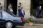 Amsterdam 12 april 2023
Staatsbezoek Macron aan Nederland .  Ook zijn vrouw Brigitte was aanwezig alsmeder Koning Willem Alexander en Koningin Maxima . Hier verlaten ze paleis op de Dam.