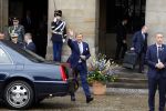 Amsterdam 12 april 2023
Staatsbezoek Macron aan Nederland .  Ook zijn vrouw Brigitte was aanwezig alsmeder Koning Willem Alexander en Koningin Maxima . Hier verlaten ze paleis op de Dam.