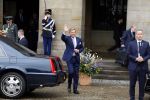 Amsterdam 12 april 2023
Staatsbezoek Macron aan Nederland .  Ook zijn vrouw Brigitte was aanwezig alsmeder Koning Willem Alexander en Koningin Maxima . Hier verlaten ze paleis op de Dam.