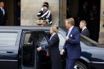 Amsterdam 12 april 2023
Staatsbezoek Macron aan Nederland .  Ook zijn vrouw Brigitte was aanwezig alsmeder Koning Willem Alexander en Koningin Maxima . Hier verlaten ze paleis op de Dam.