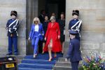 Amsterdam 12 april 2023
Staatsbezoek Macron aan Nederland .  Ook zijn vrouw Brigitte was aanwezig alsmeder Koning Willem Alexander en Koningin Maxima . Hier verlaten ze paleis op de Dam.