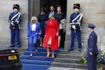Amsterdam 12 april 2023
Staatsbezoek Macron aan Nederland .  Ook zijn vrouw Brigitte was aanwezig alsmeder Koning Willem Alexander en Koningin Maxima . Hier verlaten ze paleis op de Dam.