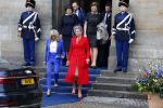 Amsterdam 12 april 2023
Staatsbezoek Macron aan Nederland .  Ook zijn vrouw Brigitte was aanwezig alsmeder Koning Willem Alexander en Koningin Maxima . Hier verlaten ze paleis op de Dam.
