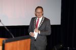 Zeist 26 maart 2023
Hans Kazan viert zijn 70e verjaardag en presenteert zijn boek. Ook krijgt hij een koninklijke onderscheiding in het Figi Theater/Hotel. Burgemeester Koos Janssen van Zeist