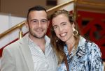 Zeist 26 maart 2023
Hans Kazan viert zijn 70e verjaardag en presenteert zijn boek. Ook krijgt hij een koninklijke onderscheiding in het Figi Theater/Hotel. Lara Kazan met man