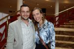 Zeist 26 maart 2023
Hans Kazan viert zijn 70e verjaardag en presenteert zijn boek. Ook krijgt hij een koninklijke onderscheiding in het Figi Theater/Hotel. Lara Kazan met man