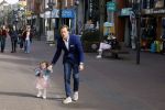 Noordwijk 30 maart 2023
Boekpresentatie Maxime Meiland in de winkel van haar zus Montana.
Verder Aanwezig Martien Meiland Erica Meiland en haar man Leroy Molkenboer en hun kinderen Claire en Vive. Ook de schrijver van het boek Jan Dijkgraaf.