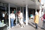 Noordwijk 30 maart 2023
Boekpresentatie Maxime Meiland in de winkel van haar zus Montana.
Verder Aanwezig Martien Meiland Erica Meiland en haar man Leroy Molkenboer en hun kinderen Claire en Vive. Ook de schrijver van het boek Jan Dijkgraaf.