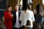 Amsterdam 16 maart 2023
Presentatie serie over koningin Maxima die Videoland uit gaat zenden.
Presentatie was in het Amstel Hotel . Martijn lakemeier Gaat Koning Willem Alexander spelen en de Argentijnse actrice Delfina Chaves speelt Koningin Maxima . Daphne Bunskoek presenteerde het.
Ook Peter v d Vorst en Rachel van Bommel (producente) waren ook aanwezig.