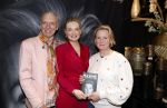 Noordwijk 30 maart 2023
Boekpresentatie Maxime Meiland in de winkel van haar zus Montana.
Verder Aanwezig Martien Meiland Erica Meiland en haar man Leroy Molkenboer en hun kinderen Claire en Vive. Ook de schrijver van het boek Jan Dijkgraaf.