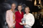 Noordwijk 30 maart 2023
Boekpresentatie Maxime Meiland in de winkel van haar zus Montana.
Verder Aanwezig Martien Meiland Erica Meiland en haar man Leroy Molkenboer en hun kinderen Claire en Vive. Ook de schrijver van het boek Jan Dijkgraaf.