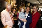 Noordwijk 30 maart 2023
Boekpresentatie Maxime Meiland in de winkel van haar zus Montana.
Verder Aanwezig Martien Meiland Erica Meiland en haar man Leroy Molkenboer en hun kinderen Claire en Vive. Ook de schrijver van het boek Jan Dijkgraaf.