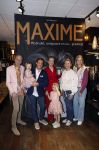 Noordwijk 30 maart 2023
Boekpresentatie Maxime Meiland in de winkel van haar zus Montana.
Verder Aanwezig Martien Meiland Erica Meiland en haar man Leroy Molkenboer en hun kinderen Claire en Vive. Ook de schrijver van het boek Jan Dijkgraaf.