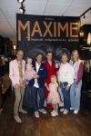Noordwijk 30 maart 2023
Boekpresentatie Maxime Meiland in de winkel van haar zus Montana.
Verder Aanwezig Martien Meiland Erica Meiland en haar man Leroy Molkenboer en hun kinderen Claire en Vive. Ook de schrijver van het boek Jan Dijkgraaf.