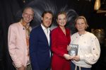 Noordwijk 30 maart 2023
Boekpresentatie Maxime Meiland in de winkel van haar zus Montana.
Verder Aanwezig Martien Meiland Erica Meiland en haar man Leroy Molkenboer en hun kinderen Claire en Vive. Ook de schrijver van het boek Jan Dijkgraaf.