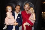Noordwijk 30 maart 2023
Boekpresentatie Maxime Meiland in de winkel van haar zus Montana.
Verder Aanwezig Martien Meiland Erica Meiland en haar man Leroy Molkenboer en hun kinderen Claire en Vive. Ook de schrijver van het boek Jan Dijkgraaf.