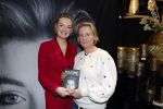 Noordwijk 30 maart 2023
Boekpresentatie Maxime Meiland in de winkel van haar zus Montana.
Verder Aanwezig Martien Meiland Erica Meiland en haar man Leroy Molkenboer en hun kinderen Claire en Vive. Ook de schrijver van het boek Jan Dijkgraaf.