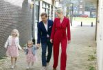 Noordwijk 30 maart 2023
Boekpresentatie Maxime Meiland in de winkel van haar zus Montana.
Verder Aanwezig Martien Meiland Erica Meiland en haar man Leroy Molkenboer en hun kinderen Claire en Vive. Ook de schrijver van het boek Jan Dijkgraaf.