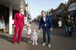 Noordwijk 30 maart 2023
Boekpresentatie Maxime Meiland in de winkel van haar zus Montana.
Verder Aanwezig Martien Meiland Erica Meiland en haar man Leroy Molkenboer en hun kinderen Claire en Vive. Ook de schrijver van het boek Jan Dijkgraaf.