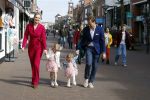Noordwijk 30 maart 2023
Boekpresentatie Maxime Meiland in de winkel van haar zus Montana.
Verder Aanwezig Martien Meiland Erica Meiland en haar man Leroy Molkenboer en hun kinderen Claire en Vive. Ook de schrijver van het boek Jan Dijkgraaf.