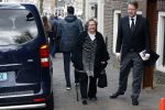 Amsterdam 15 april 2023
Herdenkingstdienst vooraf aan de begrafenis van Huub Oosterhuis in de Westertoren . Daarna gingen ze met de boot naar begraafplaats Zorgvlied. Oud hofdame van prinses Beatrix Miente Boellaard