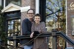 Amsterdam 5 april 2023
Nicci Gerrard en Sean French , het schrijvers echtpaar Nicci French met hun nieuwe boek in het centrum van Amster. Ze sliepen in het Ambassade Hotel.
