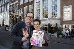 Amsterdam 5 april 2023
Nicci Gerrard en Sean French , het schrijvers echtpaar Nicci French met hun nieuwe boek in het centrum van Amster. Ze sliepen in het Ambassade Hotel.