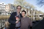 Amsterdam 5 april 2023
Nicci Gerrard en Sean French , het schrijvers echtpaar Nicci French met hun nieuwe boek in het centrum van Amster. Ze sliepen in het Ambassade Hotel.