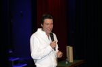 Zeist 26 maart 2023
Hans Kazan viert zijn 70e verjaardag en presenteert zijn boek. Ook krijgt hij een koninklijke onderscheiding in het Figi Theater/Hotel. Oscar Kazan
