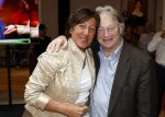 Zeist 26 maart 2023
Hans Kazan viert zijn 70e verjaardag en presenteert zijn boek. Ook krijgt hij een koninklijke onderscheiding in het Figi Theater/Hotel. Paul Fagel en Wendy Kazan