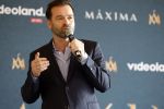 Amsterdam 16 maart 2023
Presentatie serie over koningin Maxima die Videoland uit gaat zenden.
Presentatie was in het Amstel Hotel . Martijn lakemeier Gaat Koning Willem Alexander spelen en de Argentijnse actrice Delfina Chaves speelt Koningin Maxima . Daphne Bunskoek presenteerde het.
Ook Peter v d Vorst en Rachel van Bommel (producente) waren ook aanwezig.