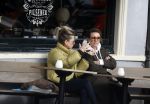 Amsterdam 24 maart 2023
Prinses Annette en een vriendin drinken kopje thee op een terras in centrum van Amsterdam.