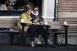 Amsterdam 24 maart 2023
Prinses Annette en een vriendin drinken kopje thee op een terras in centrum van Amsterdam.