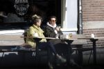 Amsterdam 24 maart 2023
Prinses Annette en een vriendin drinken kopje thee op een terras in centrum van Amsterdam.