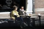 Amsterdam 24 maart 2023
Prinses Annette en een vriendin drinken kopje thee op een terras in centrum van Amsterdam.