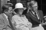 Middelbeers, Bladel, Steensel en Valkenswaard, 22 Augustus 1978
Bezoek Prinses Beatrix en Prins Claus aan de Kempen
Burgemeester v Zwieten Valkenswaard
Burgemeester Hen k Breeveld
100 jarige
Commissaris v d Koningin Jan v d Harten
Valkenier
Boeren dansengroep uit Bladel