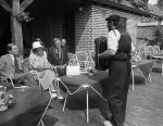 Middelbeers, Bladel, Steensel en Valkenswaard, 22 Augustus 1978
Bezoek Prinses Beatrix en Prins Claus aan de Kempen
Burgemeester v Zwieten Valkenswaard
Burgemeester Hen k Breeveld
100 jarige
Commissaris v d Koningin Jan v d Harten
Valkenier
Boeren dansengroep uit Bladel