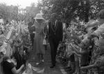 Middelbeers, Bladel, Steensel en Valkenswaard, 22 Augustus 1978
Bezoek Prinses Beatrix en Prins Claus aan de Kempen
Burgemeester v Zwieten Valkenswaard
Burgemeester Hen k Breeveld
100 jarige
Commissaris v d Koningin Jan v d Harten
Valkenier
Boeren dansengroep uit Bladel