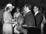 Middelbeers, Bladel, Steensel en Valkenswaard, 22 Augustus 1978
Bezoek Prinses Beatrix en Prins Claus aan de Kempen
Burgemeester v Zwieten Valkenswaard
Burgemeester Hen k Breeveld
100 jarige
Commissaris v d Koningin Jan v d Harten
Valkenier
Boeren dansengroep uit Bladel