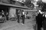 Middelbeers, Bladel, Steensel en Valkenswaard, 22 Augustus 1978
Bezoek Prinses Beatrix en Prins Claus aan de Kempen
Burgemeester v Zwieten Valkenswaard
Burgemeester Hen k Breeveld
100 jarige
Commissaris v d Koningin Jan v d Harten
Valkenier
Boeren dansengroep uit Bladel