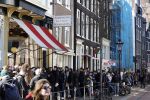 Amsterdam 3 april 2023
Quentin Tarantino signeert zijn nieuwe boek bij boekhandel Athenaeum.