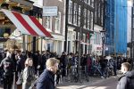 Amsterdam 3 april 2023
Quentin Tarantino signeert zijn nieuwe boek bij boekhandel Athenaeum.