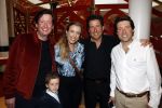 Zeist 26 maart 2023
Hans Kazan viert zijn 70e verjaardag en presenteert zijn boek. Ook krijgt hij een koninklijke onderscheiding in het Figi Theater/Hotel. Kinderen Hans Kazan , Renzo Steven Oscar en lara