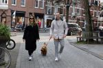 Amsterdam 15 maart 2023
Chantal Bles en Robert Doornbos wandelen met hun hond door Amsterdam zuid.