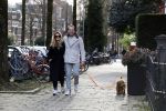 Amsterdam 15 maart 2023
Chantal Bles en Robert Doornbos wandelen met hun hond door Amsterdam zuid.