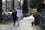 Amsterdam 15 maart 2023
Chantal Bles en Robert Doornbos wandelen met hun hond door Amsterdam zuid.