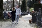 Amsterdam 15 maart 2023
Chantal Bles en Robert Doornbos wandelen met hun hond door Amsterdam zuid.