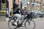 Amsterdam 17 maart 2023
Sander v Haarlem met kindje op de fiets in Amsterdam zuid.